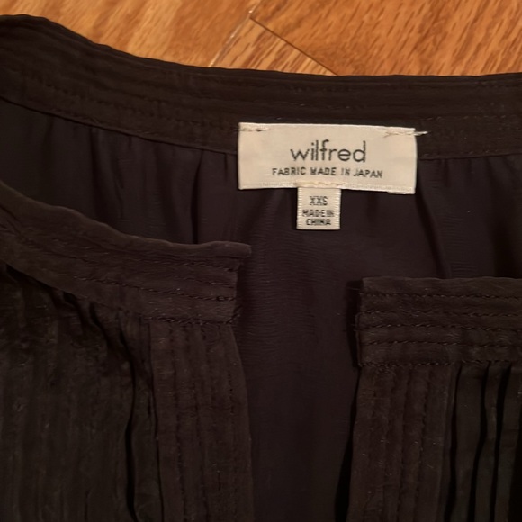 Black silky top from Wilfred - Picture 2 of 3